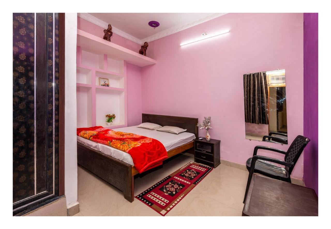 Shree Ram Homestay オルチャ エクステリア 写真