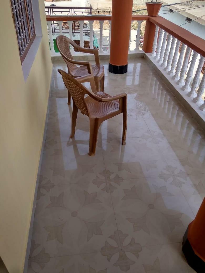 Shree Ram Homestay オルチャ エクステリア 写真