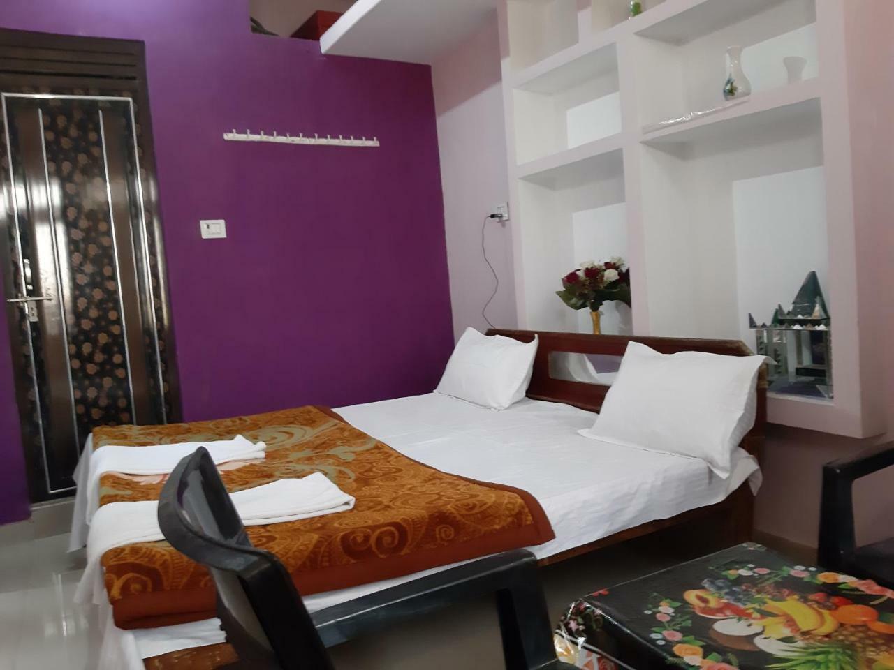 Shree Ram Homestay オルチャ エクステリア 写真