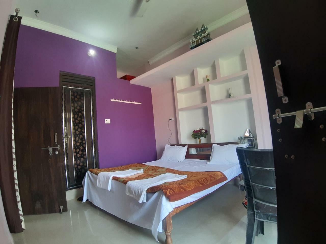 Shree Ram Homestay オルチャ エクステリア 写真