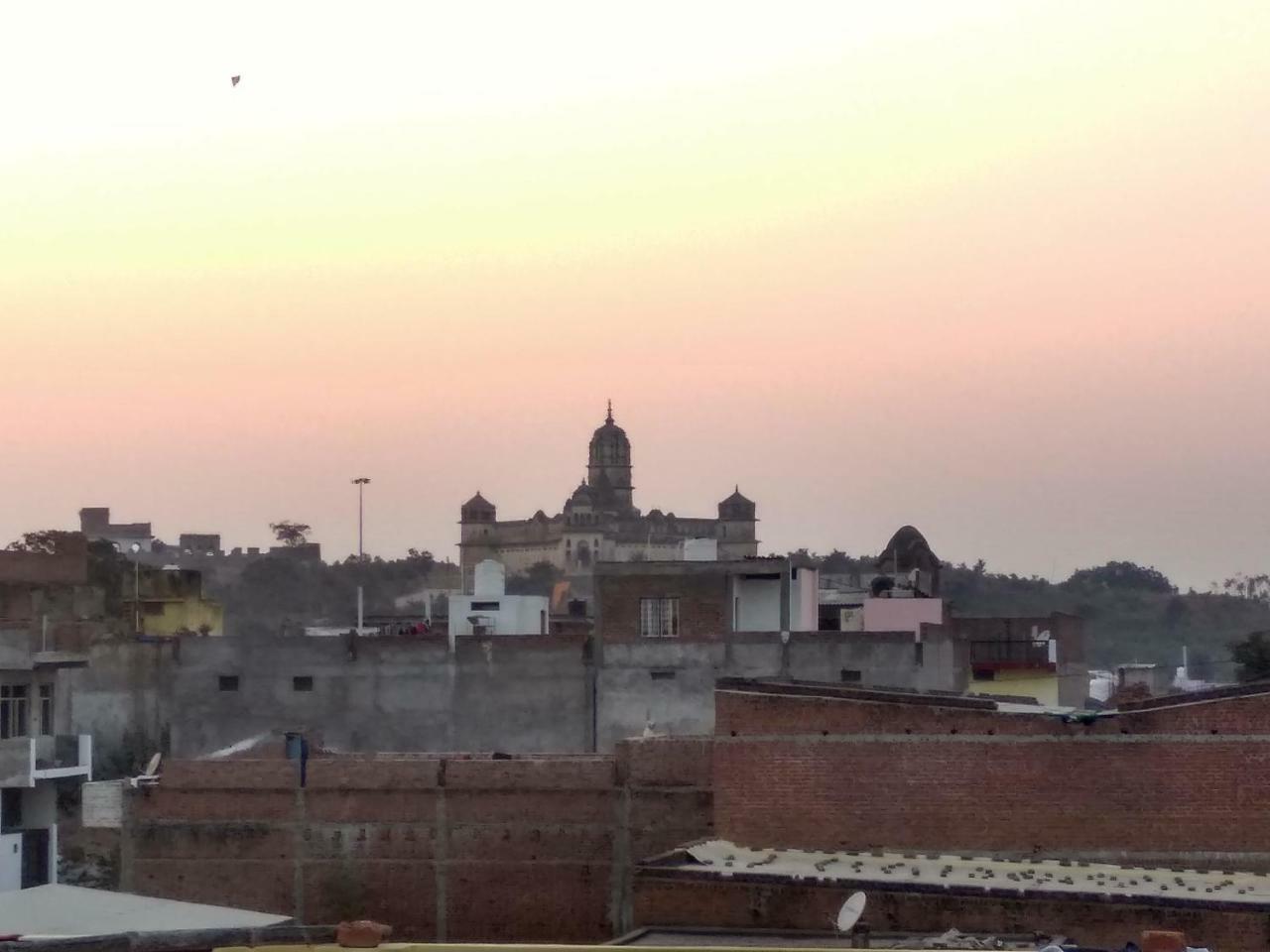 Shree Ram Homestay オルチャ エクステリア 写真